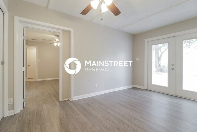 Building Photo - 4 Bedroom Pet-Friendly Home in Ocoee, FL with Main Street Renewal