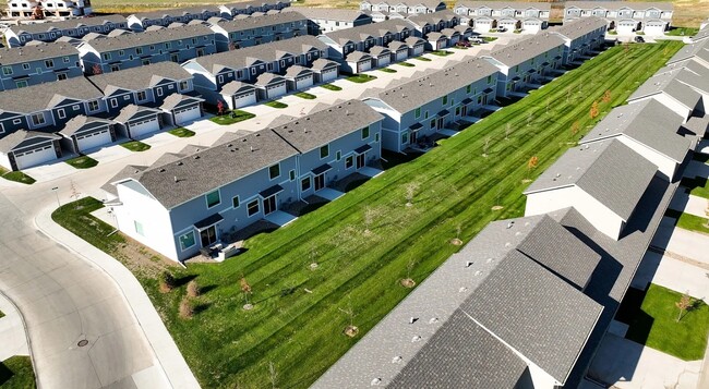 Building Photo - 216 Nw Waverly Dr