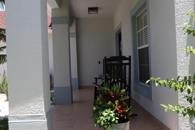Building Photo - 2732 Star Grass Cir