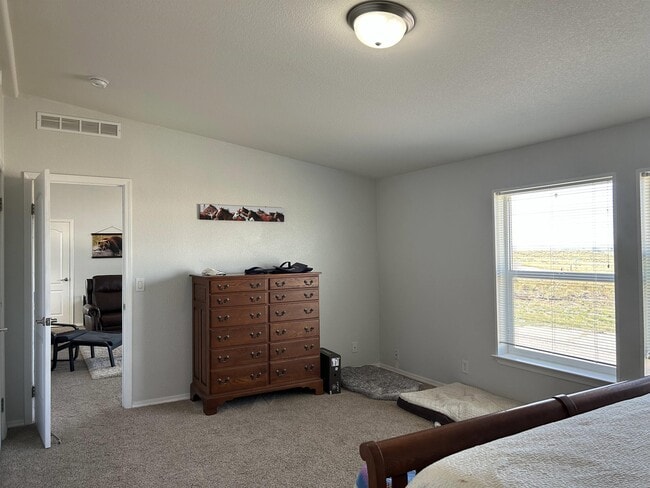 Building Photo - 2 N Shoshone Trail