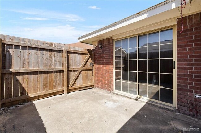 Building Photo - 3001 Ashley Pl