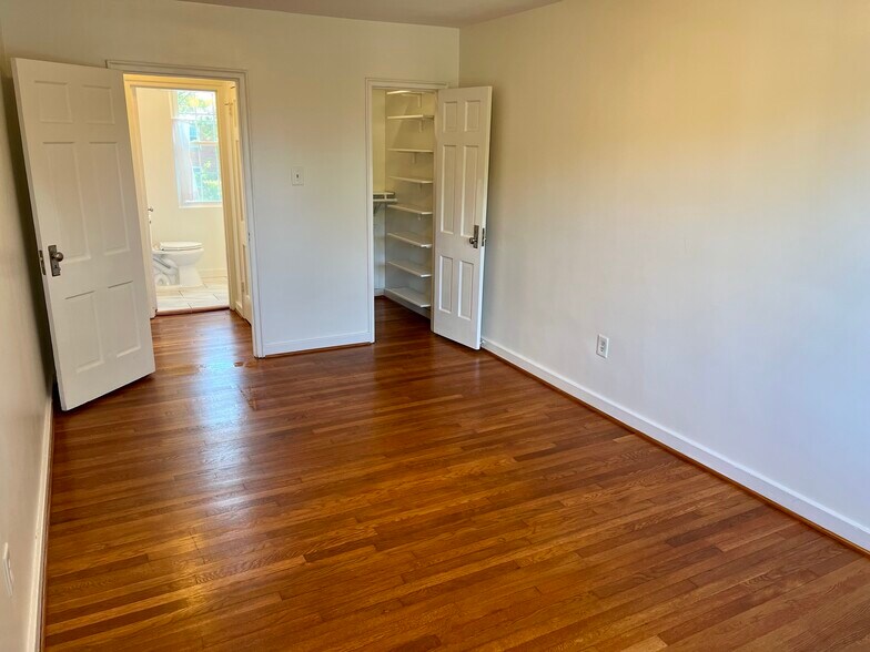 Bedroom 1 - 216 sf - 5 E Glebe Rd