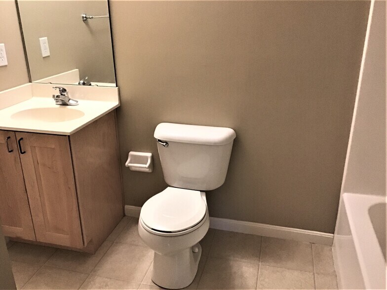 Building Photo - 5298 Fredericks Stand