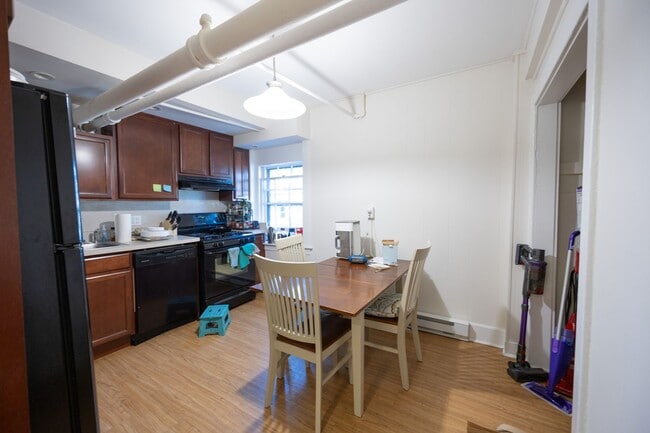 Building Photo - 468 Whitney Ave