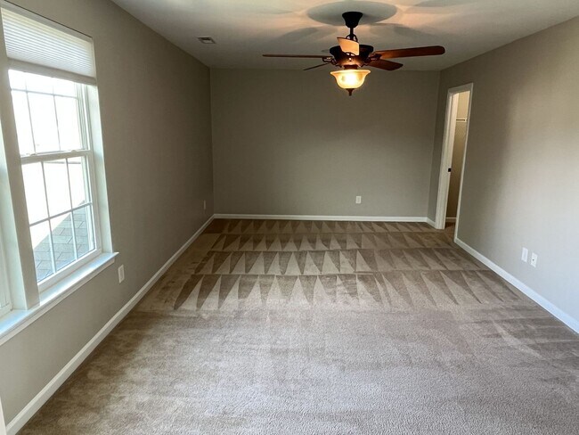 Building Photo - Beautiful 2 Story Corner Lot 3 Bed home in...
