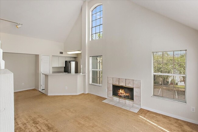 Building Photo - Terrific Bishops Court Townhouse!