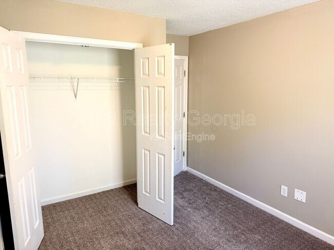 Building Photo - 8330 Oakley Cir