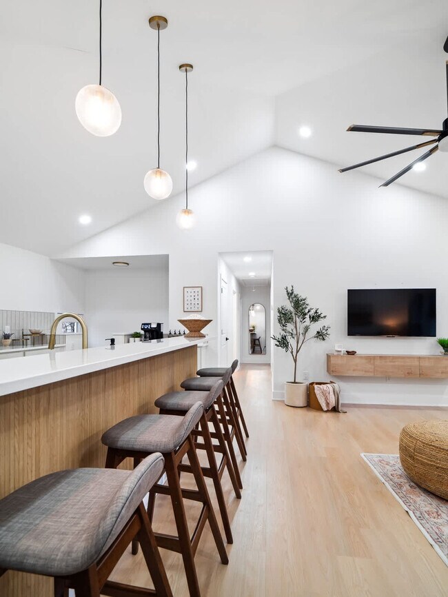 Building Photo - 4155 Ascot Ln