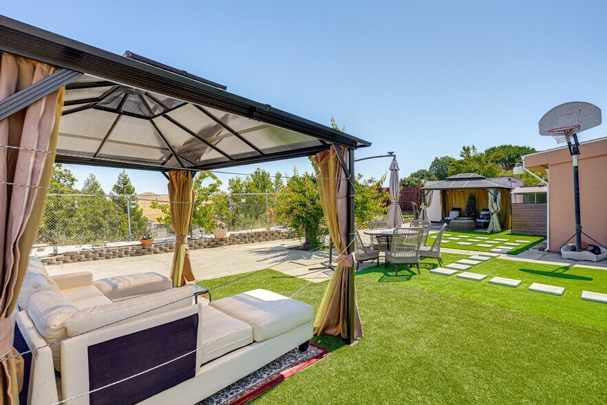 Building Photo - 172 Goldenrod Dr