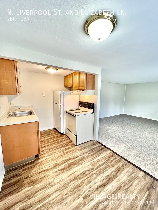 Building Photo - END-unit! Affordable 2-Bed Convenient to I...