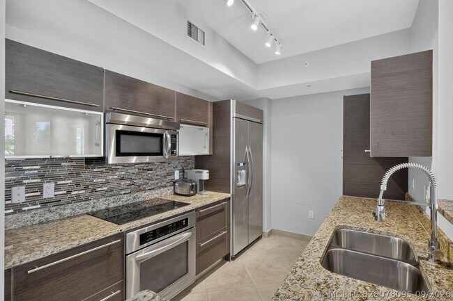 Building Photo - 550 Okeechobee Blvd