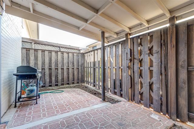 Building Photo - 15909 Archwood Ln