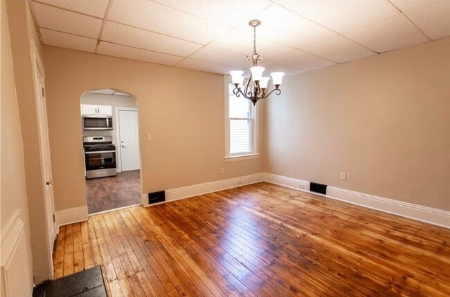 Building Photo - 619 E 17th Ave