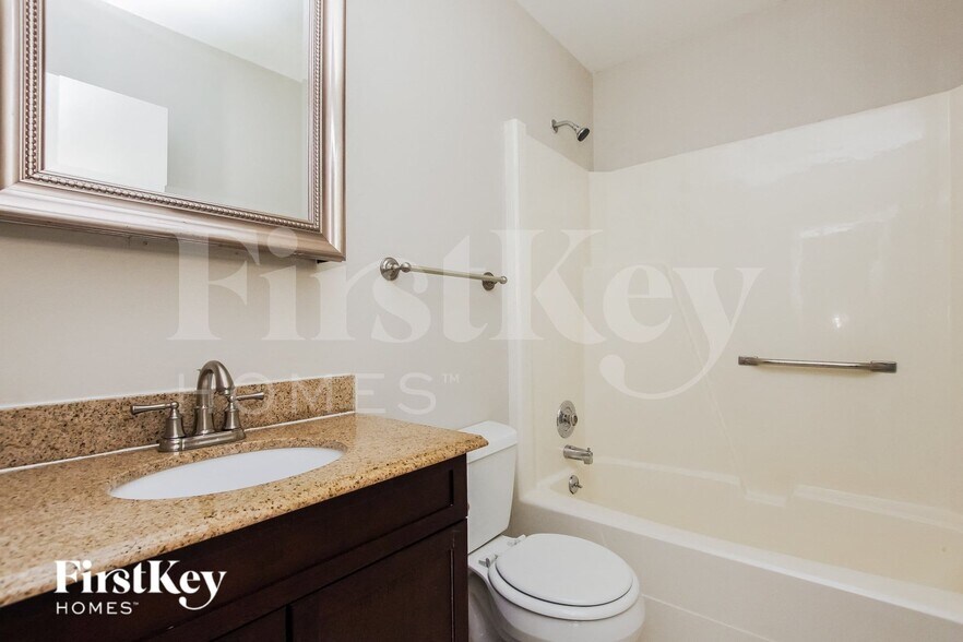 Building Photo - 11701 Charnwood Ct