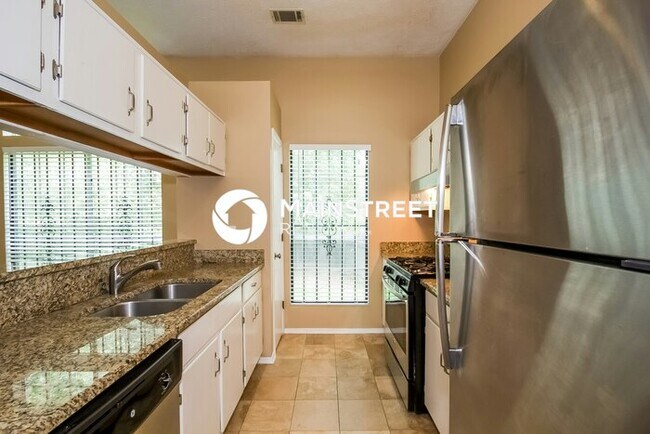 Building Photo - 3 Bedroom Pet-Friendly Home in Lithonia, GA with Main Street Renewal
