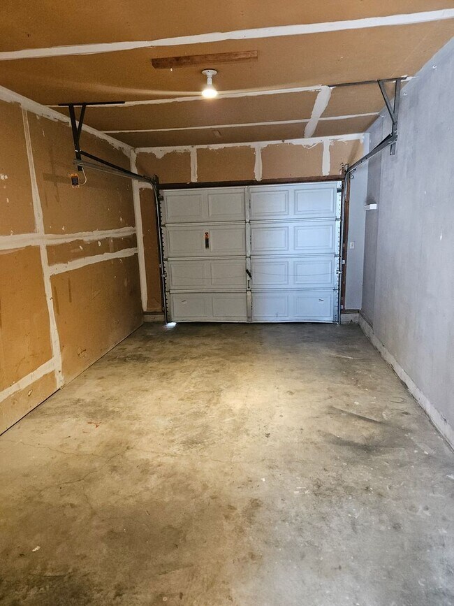 Building Photo - 2bed/1bath Edgewood Duplex*****COMING SOON***