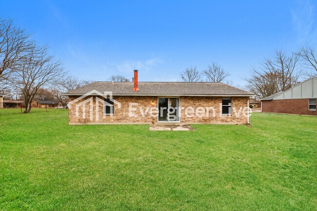 Building Photo - 4735 Stonehedge St