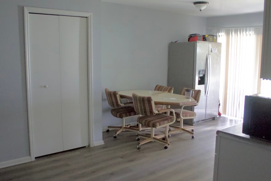 Dining Area - 5326 Whiteway Dr