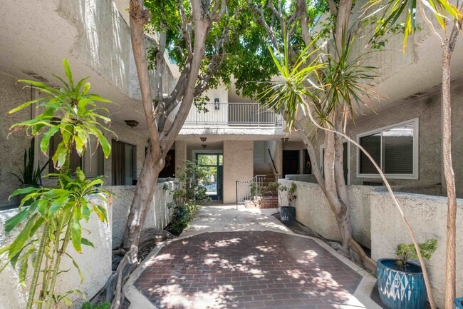Building Photo - 3637 Glendon Ave