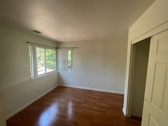 Building Photo - Spacious Home in Mace Ranch Neighborhood D...