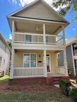 Building Photo - 918 E 10th St