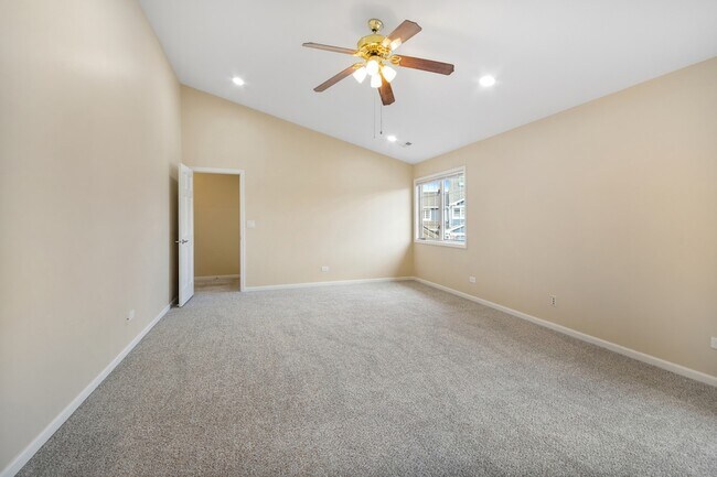 Building Photo - 507 W Parkside Dr