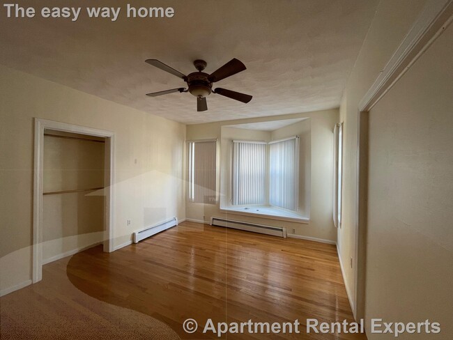 Building Photo - Medford Sq 3 Bedroom - Recently renovated