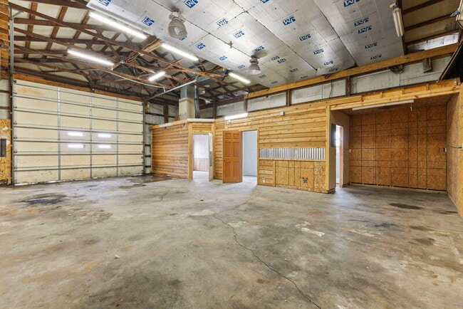 Building Photo - East Bay Unit-4241 West Whiteland Road
