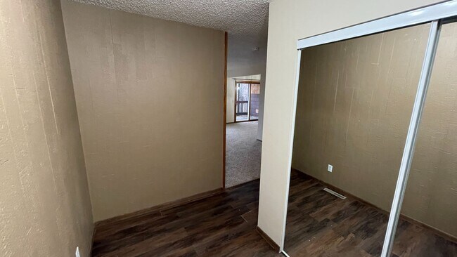 Building Photo - 2261 Springbrook Ct