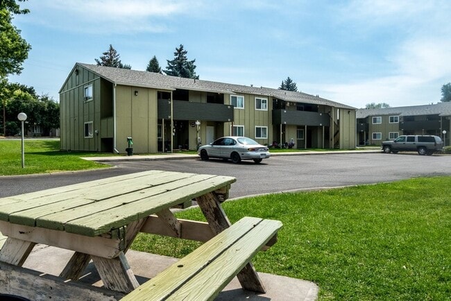 Building Photo - 319 SW G St