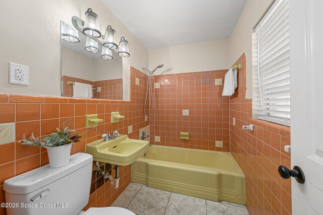 Building Photo - 39 E Azalea Cir