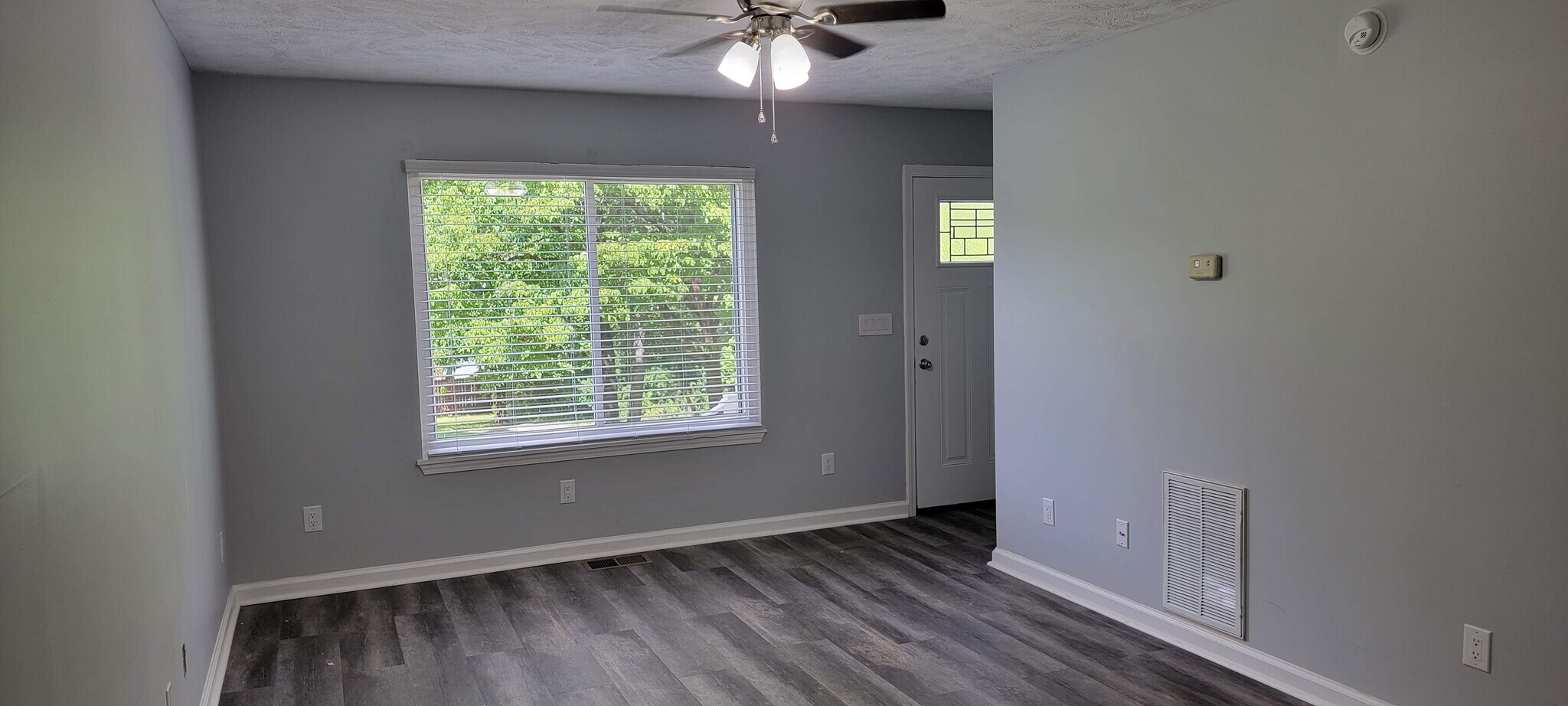 Front Entry Room - 1320 Shipley Church Rd