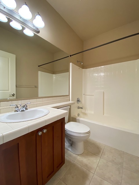 2nd Bathroom - 2440 S Steele St