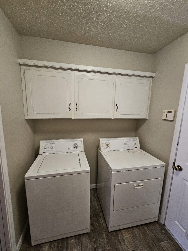Building Photo - "Charming 2-Bed Oasis with Cozy Fireplace ...