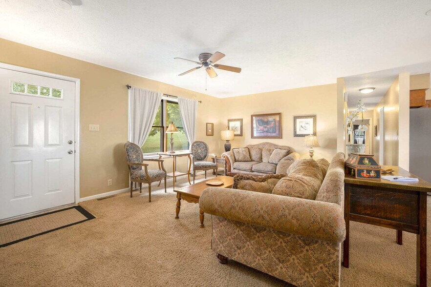 Building Photo - 560 Co Rd 102