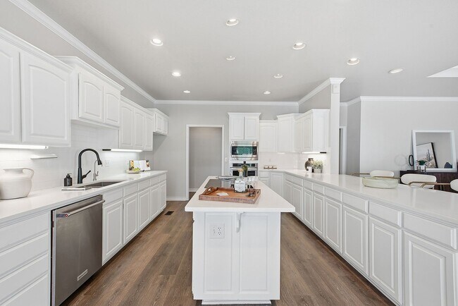 Building Photo - 408 W Fairway Ct