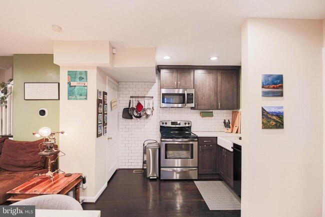 Building Photo - 718 S Payne St