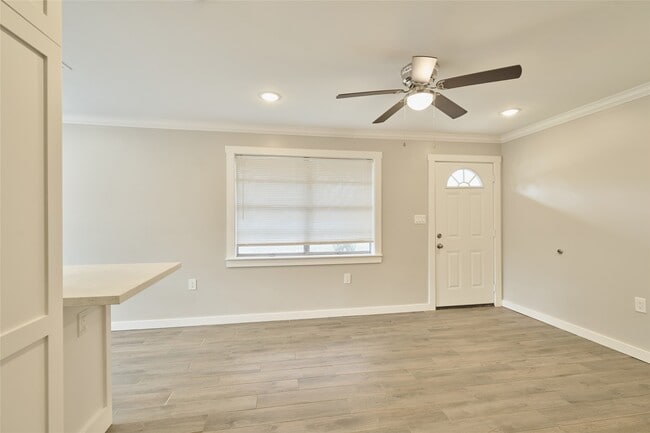 Building Photo - 309 S Magnolia St