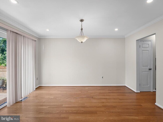 Building Photo - 7740 Bristol Square Ct