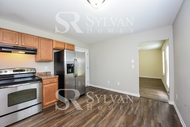 Building Photo - Spacious 4BR 2.5BA Home