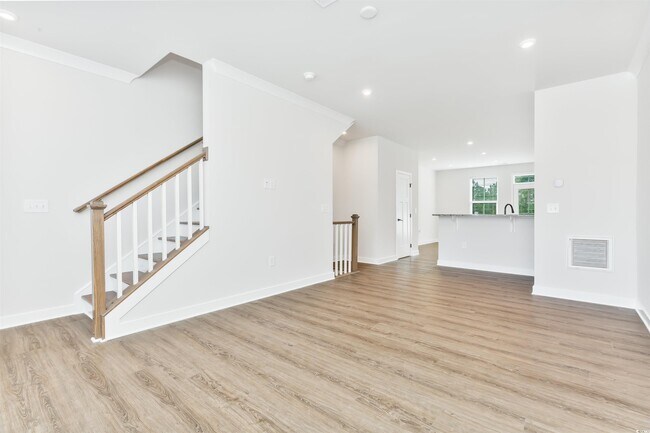 Building Photo - 303 Golan Cir