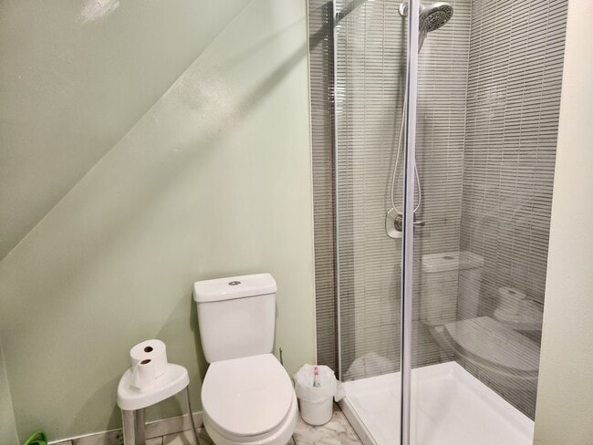 Building Photo - 826 Holt Rd