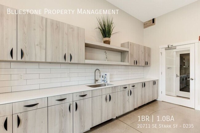 Building Photo - 20711 SE Stark St