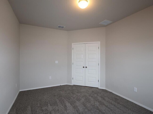 Building Photo - 4521 Bridal Veil Dr