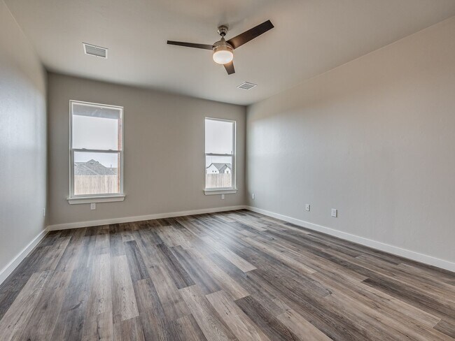 Building Photo - Beautiful home in Edmond