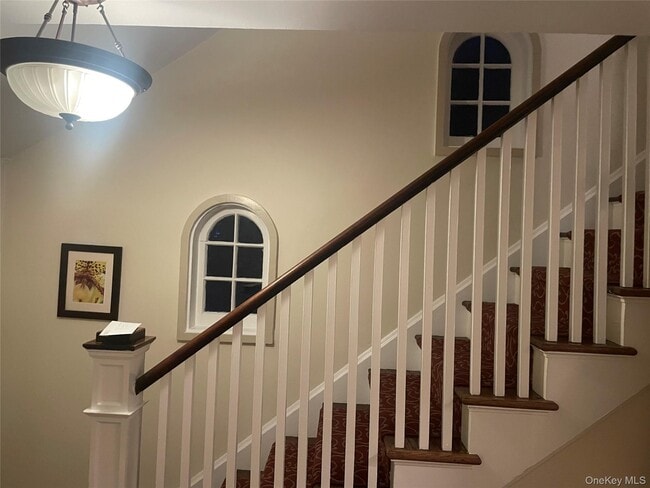 Building Photo - 64 Maple Dr