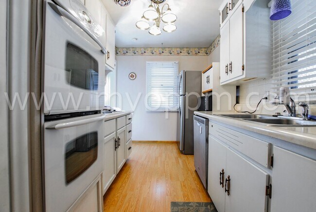 Building Photo - Raised Ranch | 3 Bedroom 2 Bathroom Home | Benson