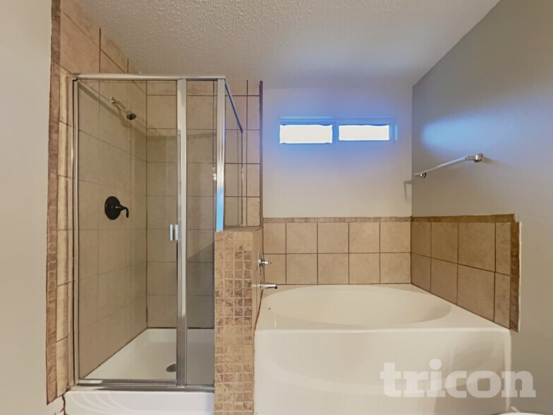 Building Photo - 1113 Beeblossom Dr