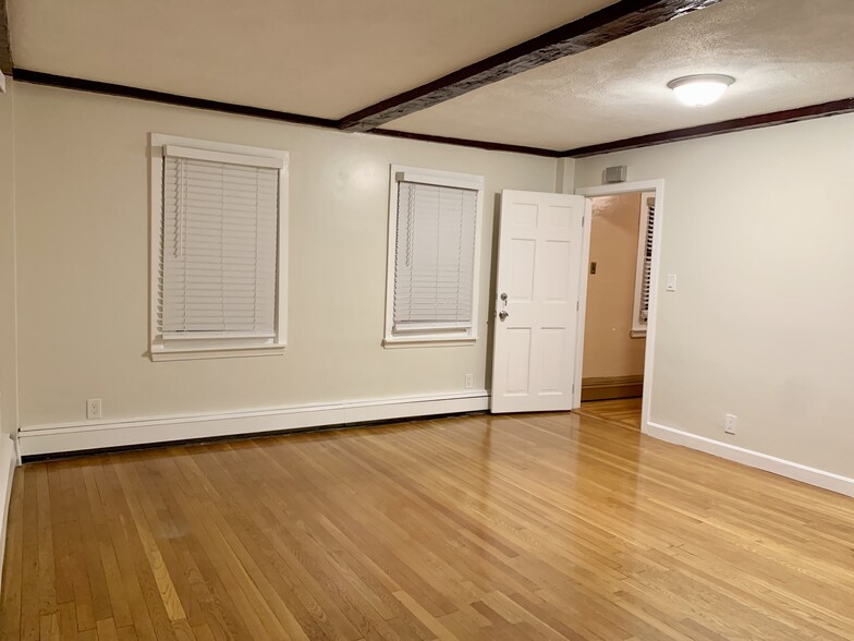 Building Photo - 57 Pleasant St