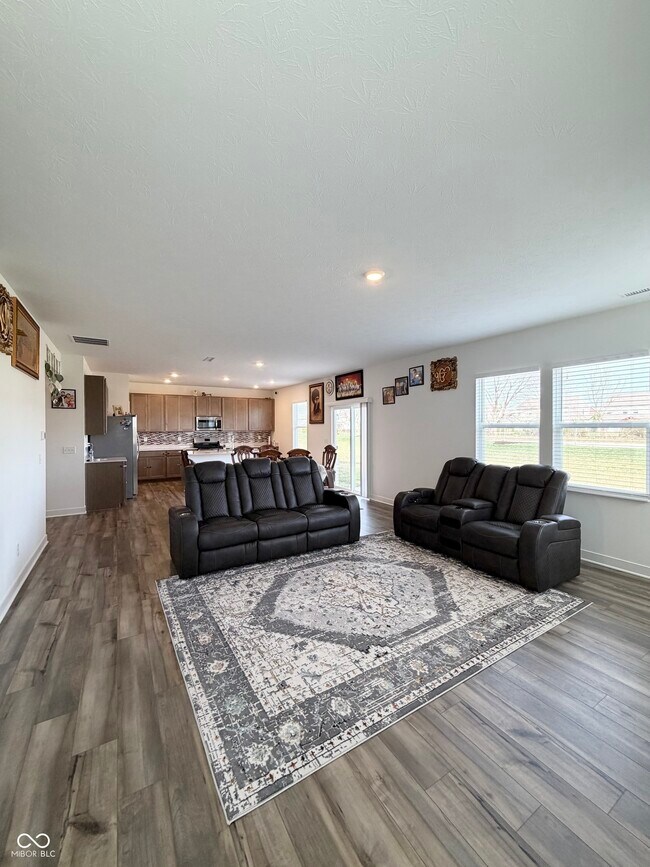 Building Photo - 1208 Taggart Wy